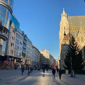 Am Hauptbahnhof , Viena Austria